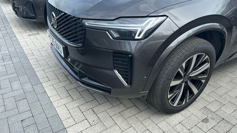 Volvo XC90 2.0 B5P Plus Dark 5dr AWD Geartronic Petrol Estate - Image 42
