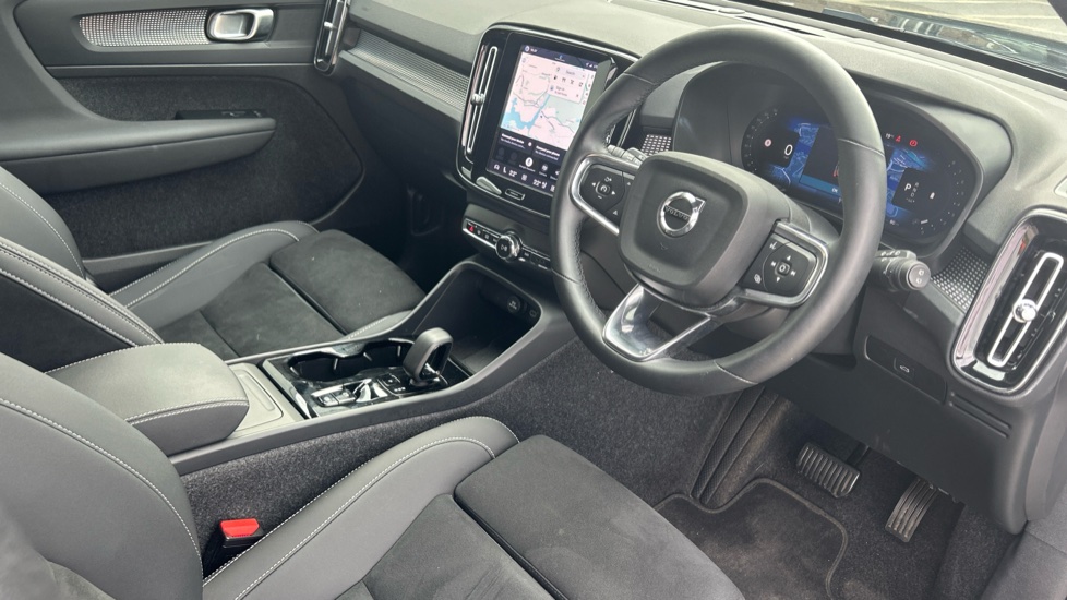 Volvo XC40 2.0 B3P Plus Dark 5dr Auto Petrol Estate - Image 4