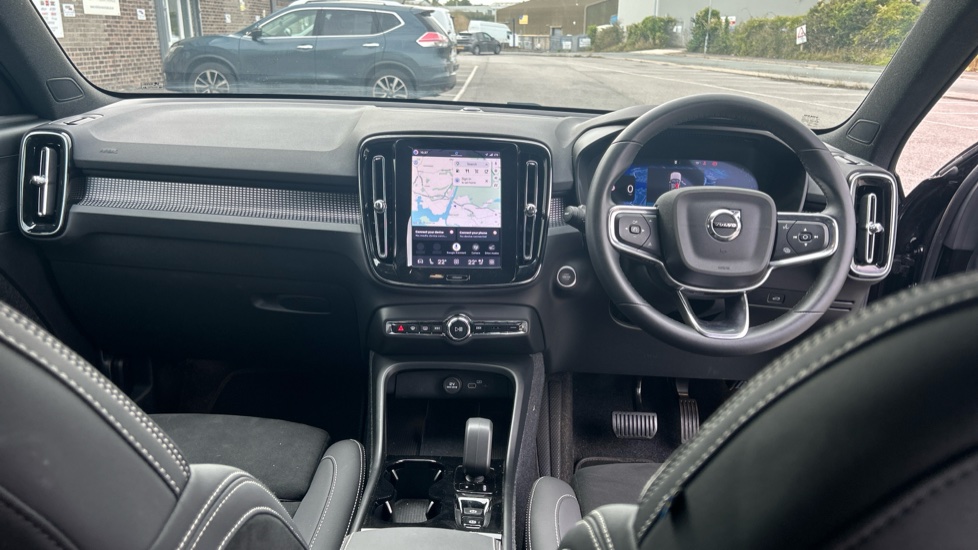 Volvo XC40 2.0 B3P Plus Dark 5dr Auto Petrol Estate - Image 5
