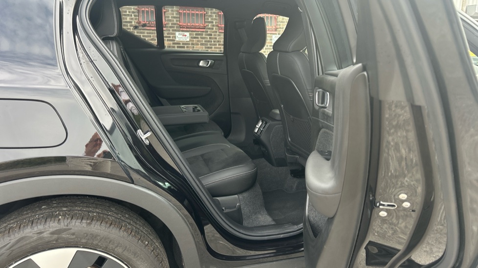Volvo XC40 2.0 B3P Plus Dark 5dr Auto Petrol Estate - Image 6