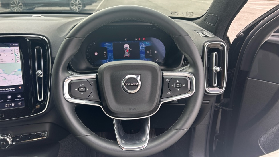 Volvo XC40 2.0 B3P Plus Dark 5dr Auto Petrol Estate - Image 10