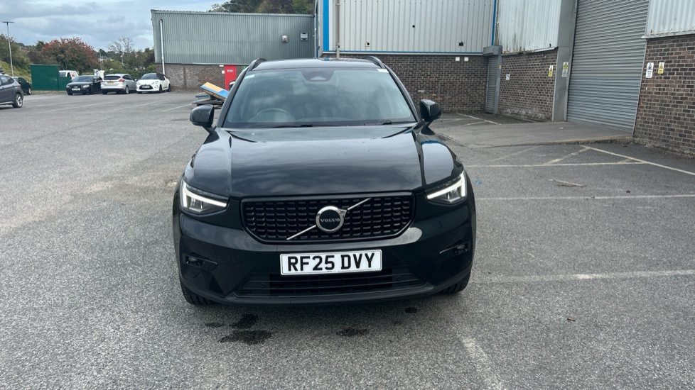 Volvo XC40 2.0 B3P Plus Dark 5dr Auto Petrol Estate - Image 32