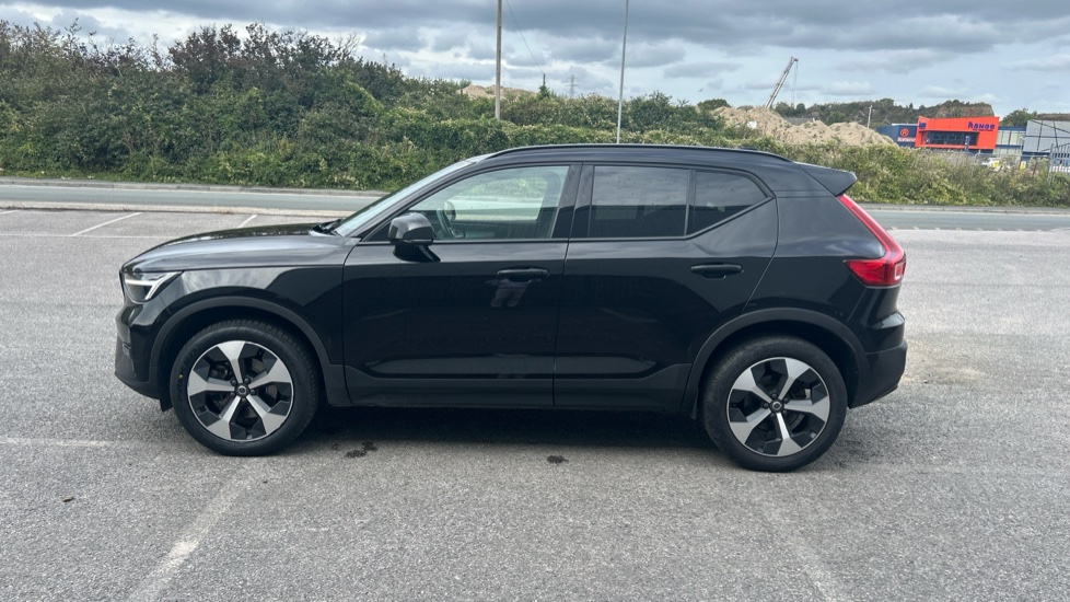 Volvo XC40 2.0 B3P Plus Dark 5dr Auto Petrol Estate - Image 34