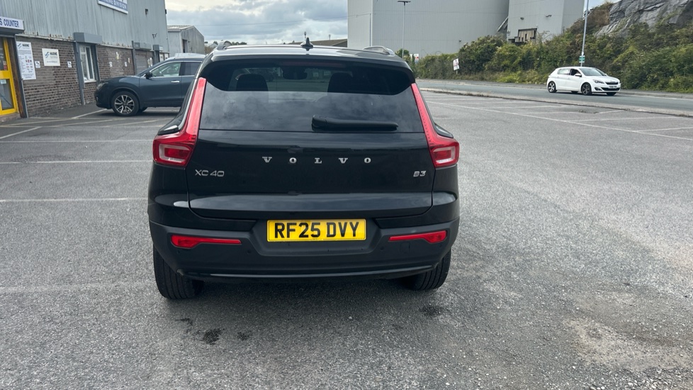 Volvo XC40 2.0 B3P Plus Dark 5dr Auto Petrol Estate - Image 37