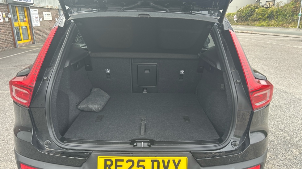 Volvo XC40 2.0 B3P Plus Dark 5dr Auto Petrol Estate - Image 39