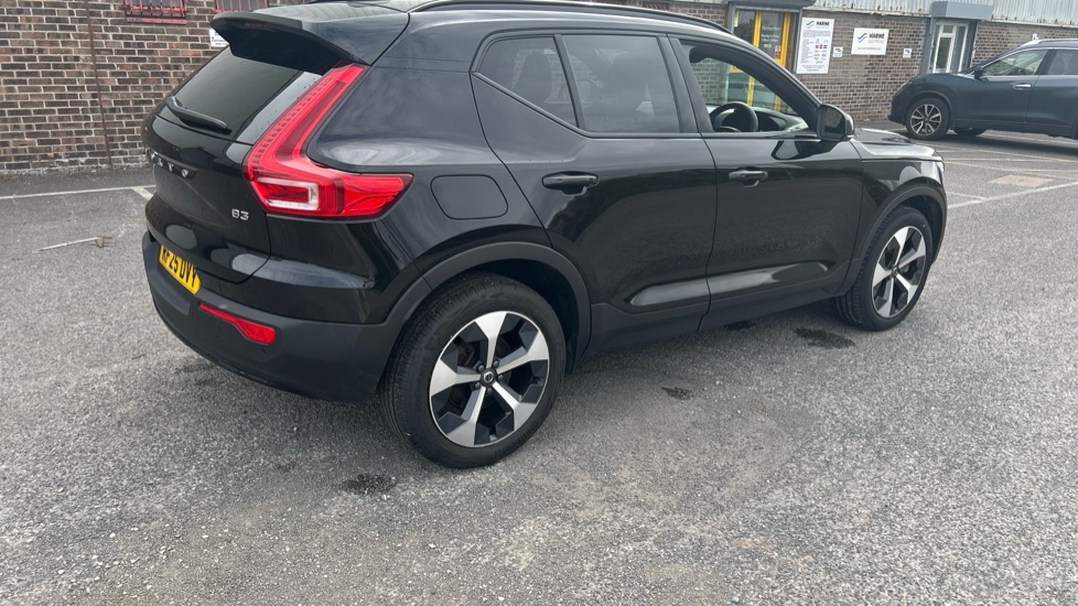 Volvo XC40 2.0 B3P Plus Dark 5dr Auto Petrol Estate - Image 40