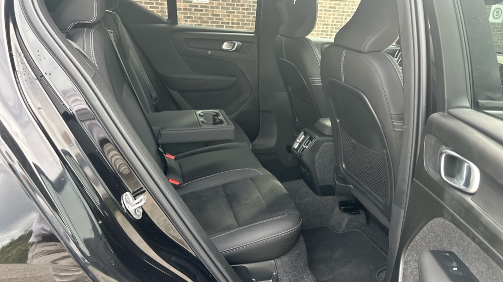 Volvo XC40 2.0 B3P Plus Dark 5dr Auto Petrol Estate - Image 43