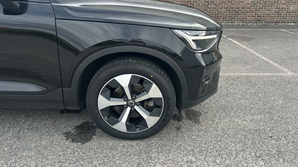 Volvo XC40 2.0 B3P Plus Dark 5dr Auto Petrol Estate - Image 45