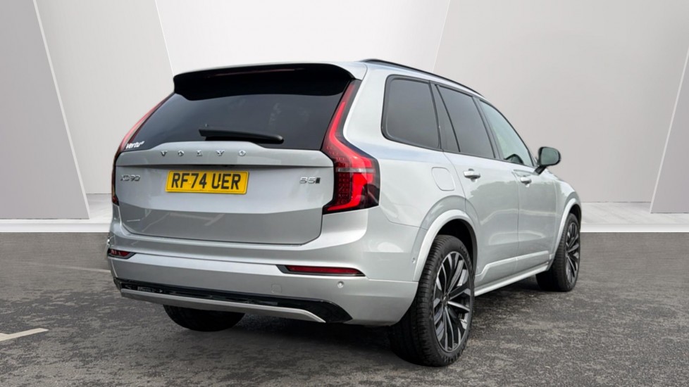Volvo XC90 2.0 B5P Ultra Dark 5dr AWD Geartronic Petrol Estate - Image 2