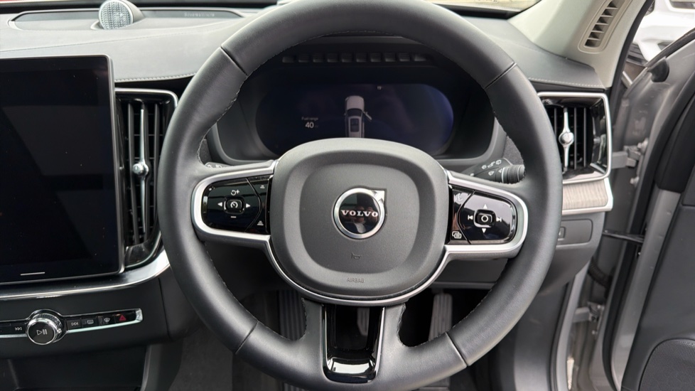 Volvo XC90 2.0 B5P Ultra Dark 5dr AWD Geartronic Petrol Estate - Image 10