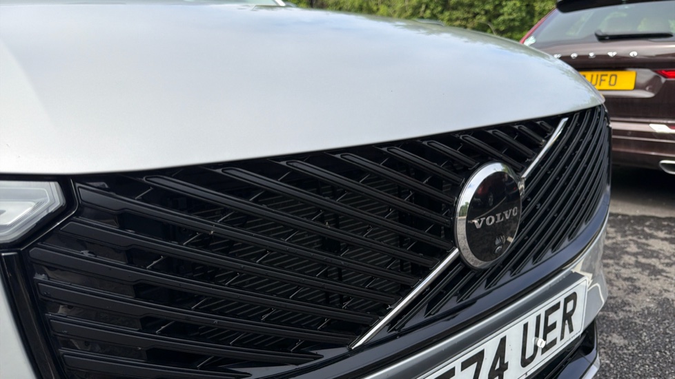 Volvo XC90 2.0 B5P Ultra Dark 5dr AWD Geartronic Petrol Estate - Image 37