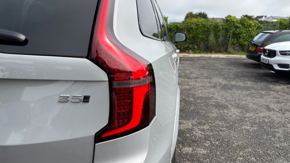 Volvo XC90 2.0 B5P Ultra Dark 5dr AWD Geartronic Petrol Estate - Image 38