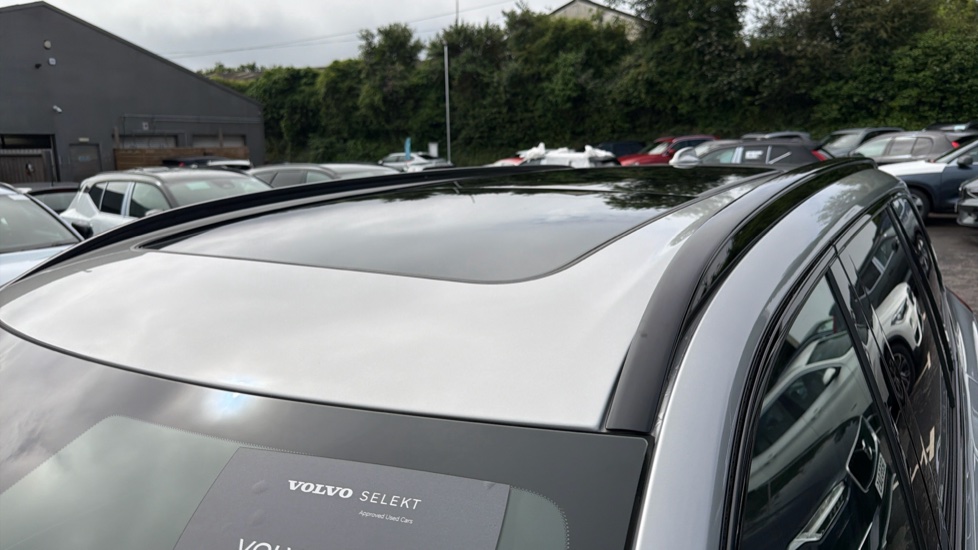 Volvo XC90 2.0 B5P Ultra Dark 5dr AWD Geartronic Petrol Estate - Image 48