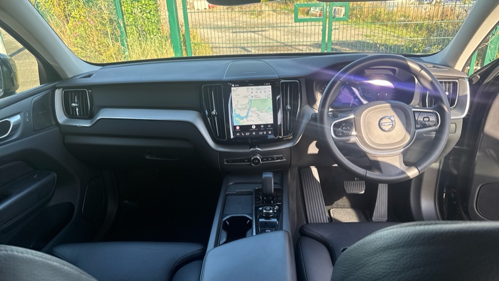 Volvo XC60 2.0 B5P Plus Dark 5dr AWD Geartronic Petrol Estate - Image 5