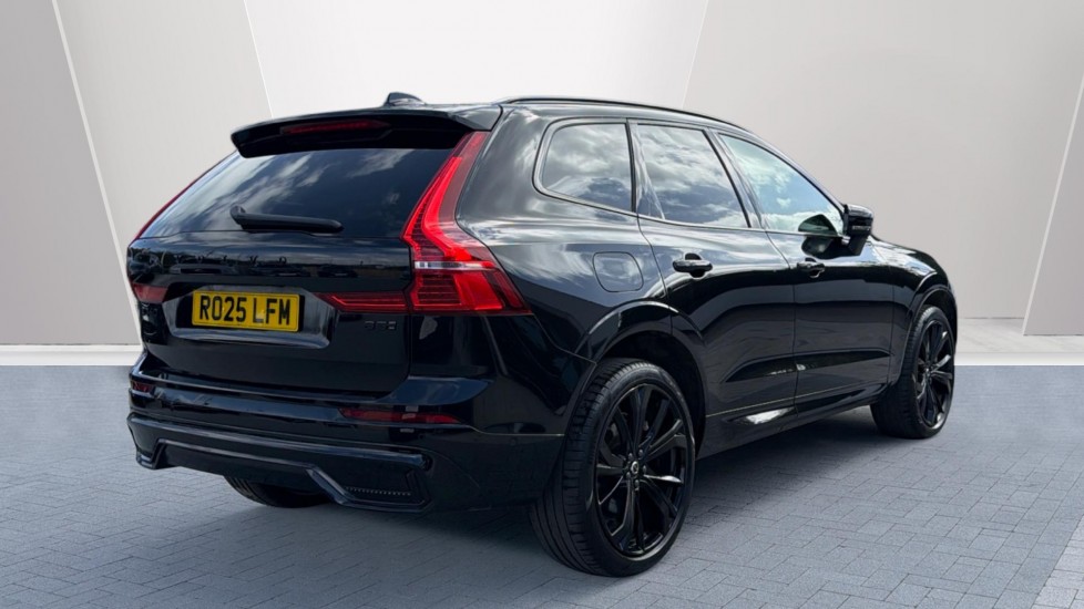 Volvo XC60 2.0 B5P Plus Black Edition 5dr AWD Geartronic Petrol Estate - Image 2
