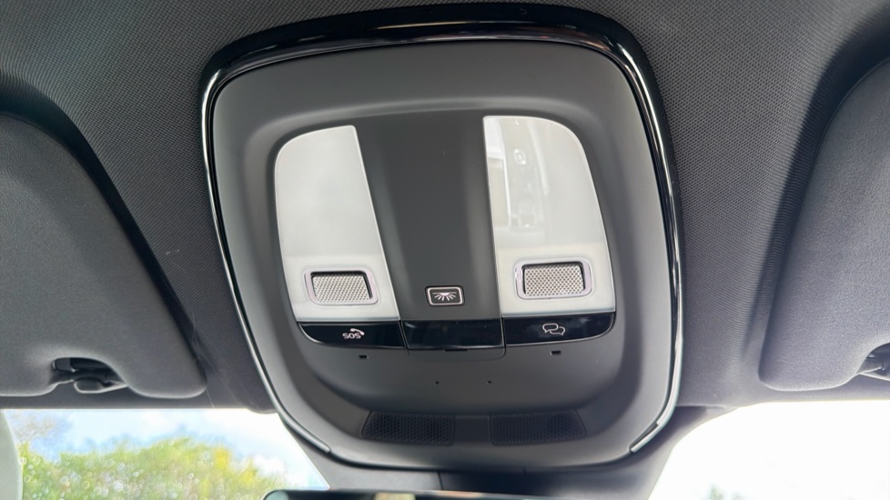 Volvo XC60 2.0 B5P Plus Black Edition 5dr AWD Geartronic Petrol Estate - Image 28