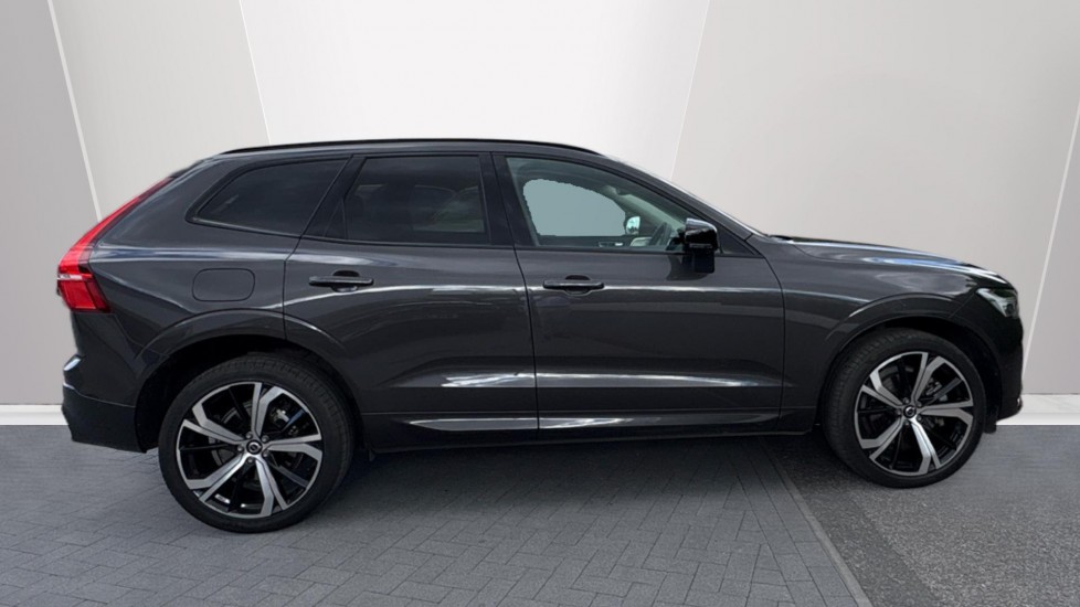 Volvo XC60 2.0 T8 [455] PHEV Ultra Dark 5dr AWD Geartronic Estate - Image 3