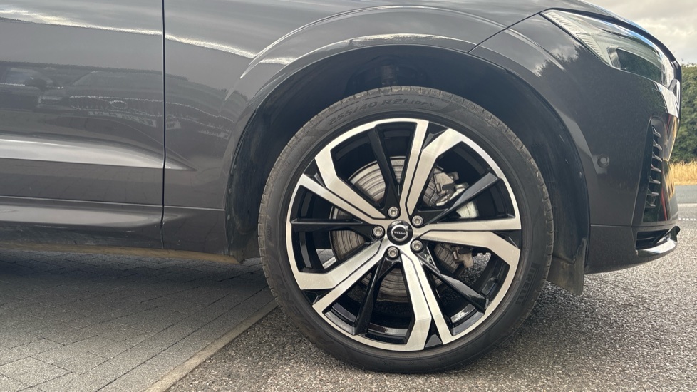 Volvo XC60 2.0 T8 [455] PHEV Ultra Dark 5dr AWD Geartronic Estate - Image 9