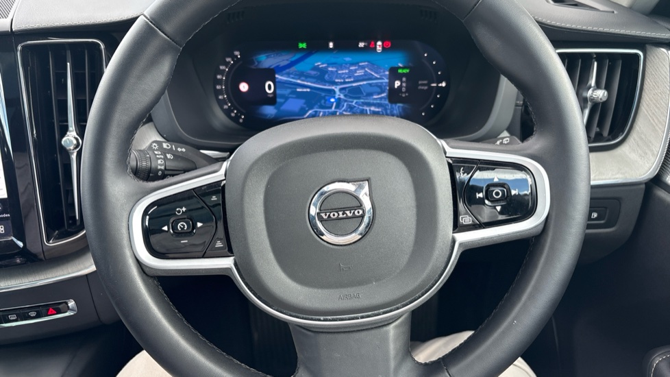 Volvo XC60 2.0 T8 [455] PHEV Ultra Dark 5dr AWD Geartronic Estate - Image 10
