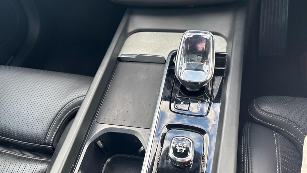 Volvo XC60 2.0 T8 [455] PHEV Ultra Dark 5dr AWD Geartronic Estate - Image 26