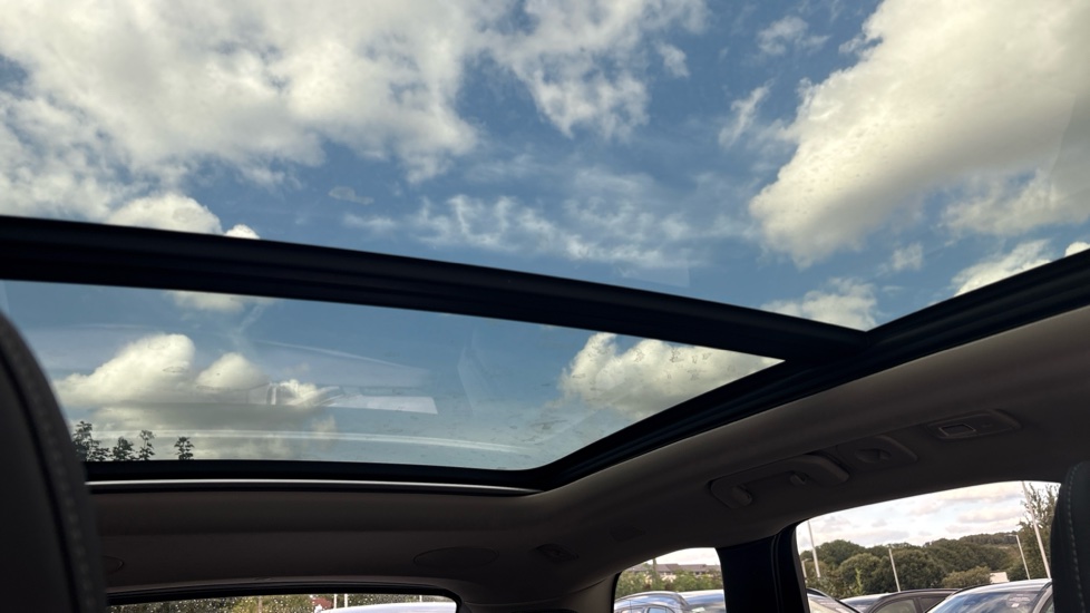 Volvo XC60 2.0 T8 [455] PHEV Ultra Dark 5dr AWD Geartronic Estate - Image 28