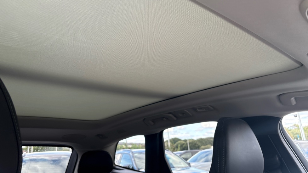 Volvo XC60 2.0 T8 [455] PHEV Ultra Dark 5dr AWD Geartronic Estate - Image 31