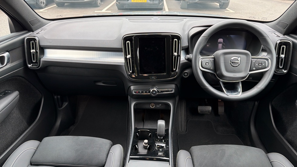 Volvo XC40 2.0 B4P Plus Dark 5dr Auto Petrol Estate - Image 5