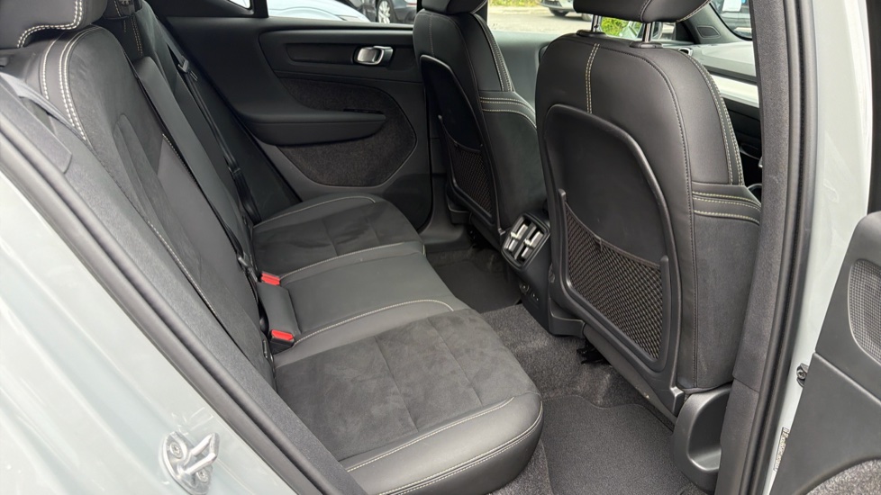 Volvo XC40 2.0 B4P Plus Dark 5dr Auto Petrol Estate - Image 6