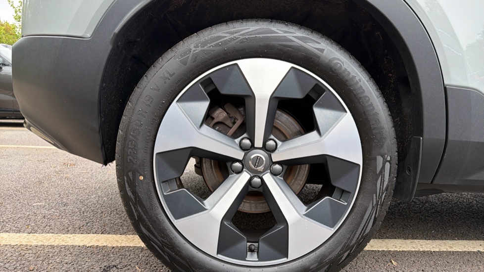 Volvo XC40 2.0 B4P Plus Dark 5dr Auto Petrol Estate - Image 9