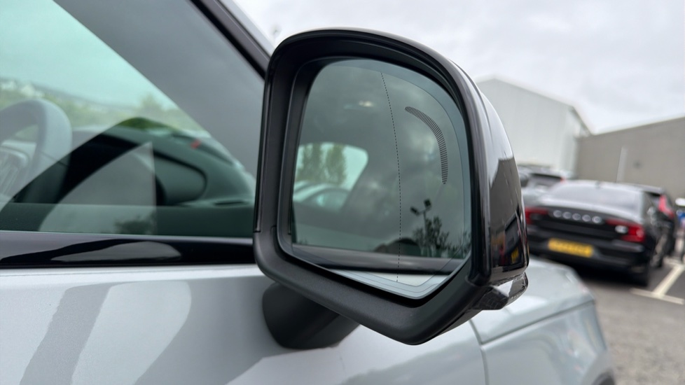 Volvo XC40 2.0 B4P Plus Dark 5dr Auto Petrol Estate - Image 31