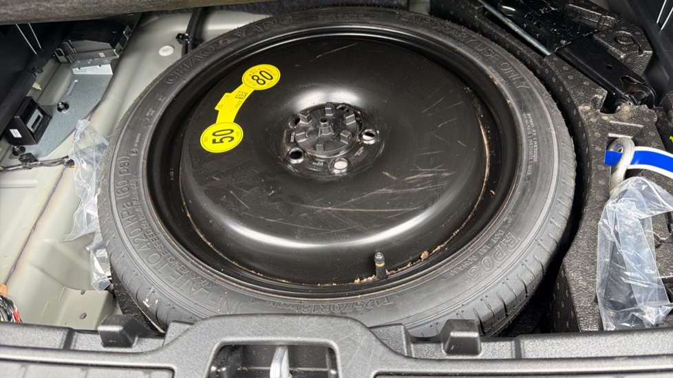 Volvo XC40 2.0 B4P Plus Dark 5dr Auto Petrol Estate - Image 39