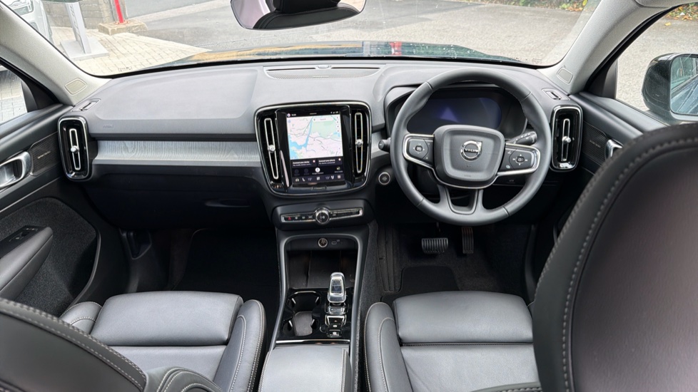 Volvo XC40 2.0 B3P Ultra Dark 5dr Auto Petrol Estate - Image 5