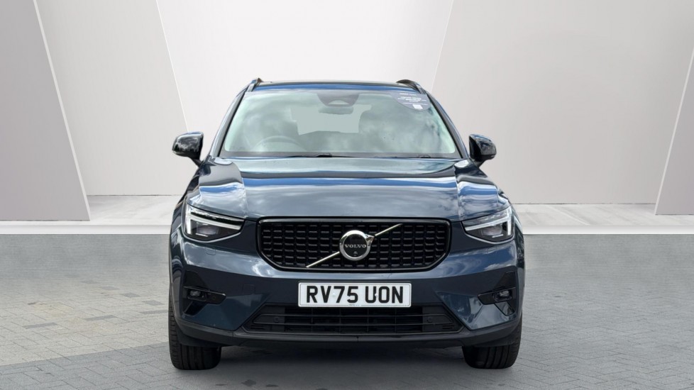 Volvo XC40 2.0 B3P Ultra Dark 5dr Auto Petrol Estate - Image 8