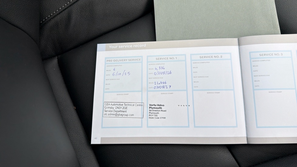 Volvo XC40 2.0 B3P Ultra Dark 5dr Auto Petrol Estate - Image 15