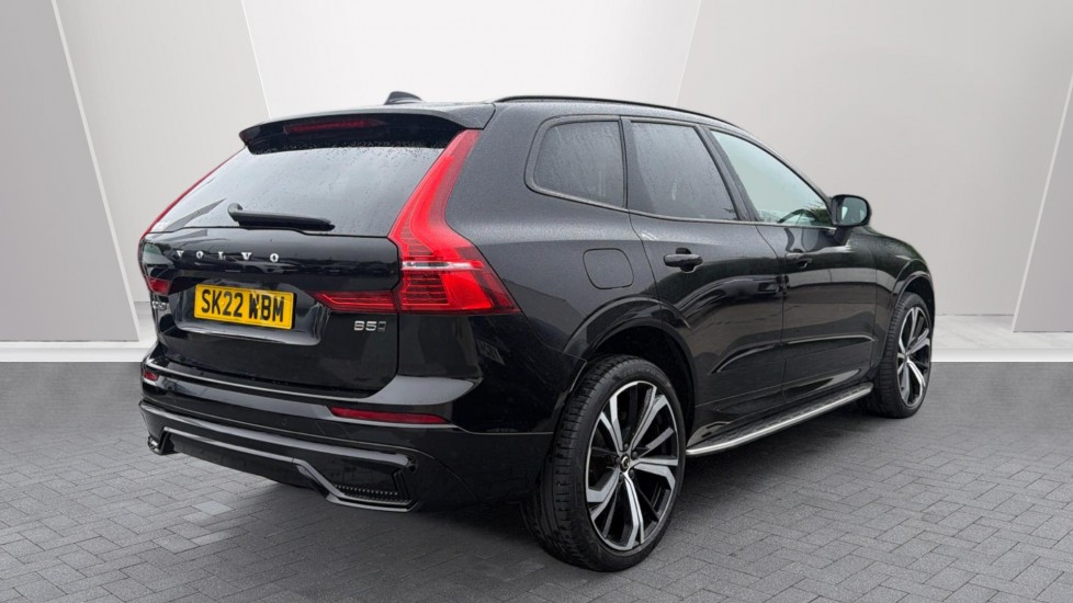 Volvo XC60 2.0 B5P R DESIGN Pro 5dr AWD Geartronic Petrol Estate - Image 2