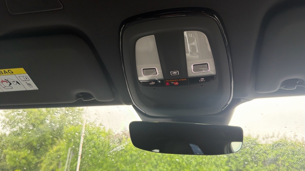 Volvo XC60 2.0 B5P R DESIGN Pro 5dr AWD Geartronic Petrol Estate - Image 27