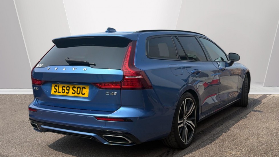 Volvo V60 2.0 D4 [190] R DESIGN Pro 5dr Auto Diesel Estate - Image 2
