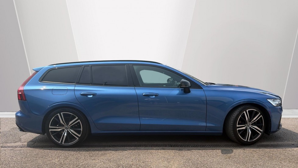 Volvo V60 2.0 D4 [190] R DESIGN Pro 5dr Auto Diesel Estate - Image 3