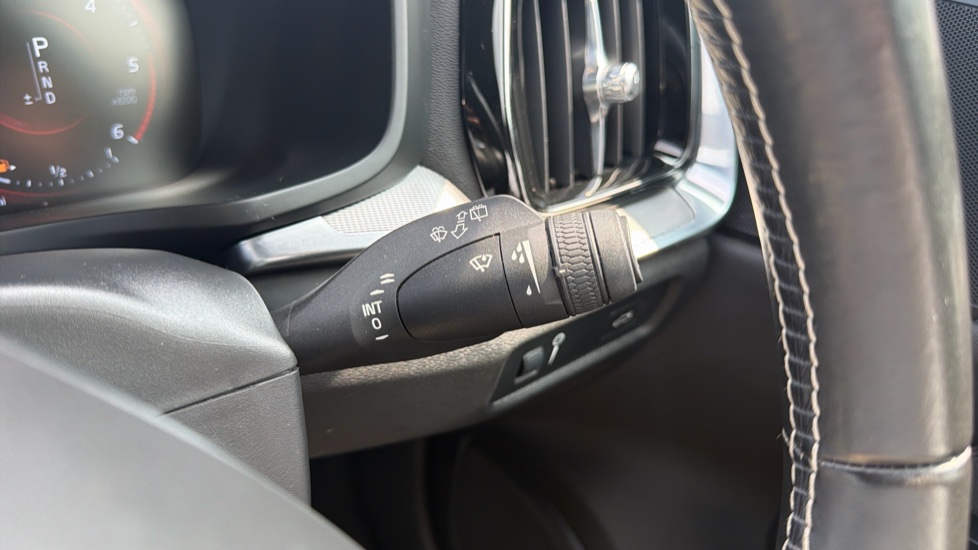 Volvo V60 2.0 D4 [190] R DESIGN Pro 5dr Auto Diesel Estate - Image 23