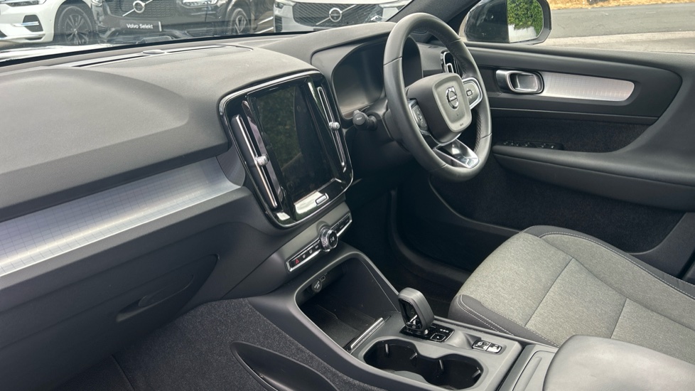 Volvo XC40 2.0 B3P Core 5dr Auto Petrol Estate - Image 15