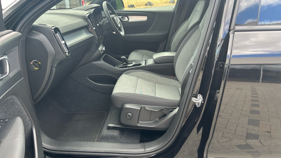 Volvo XC40 2.0 B3P Core 5dr Auto Petrol Estate - Image 24