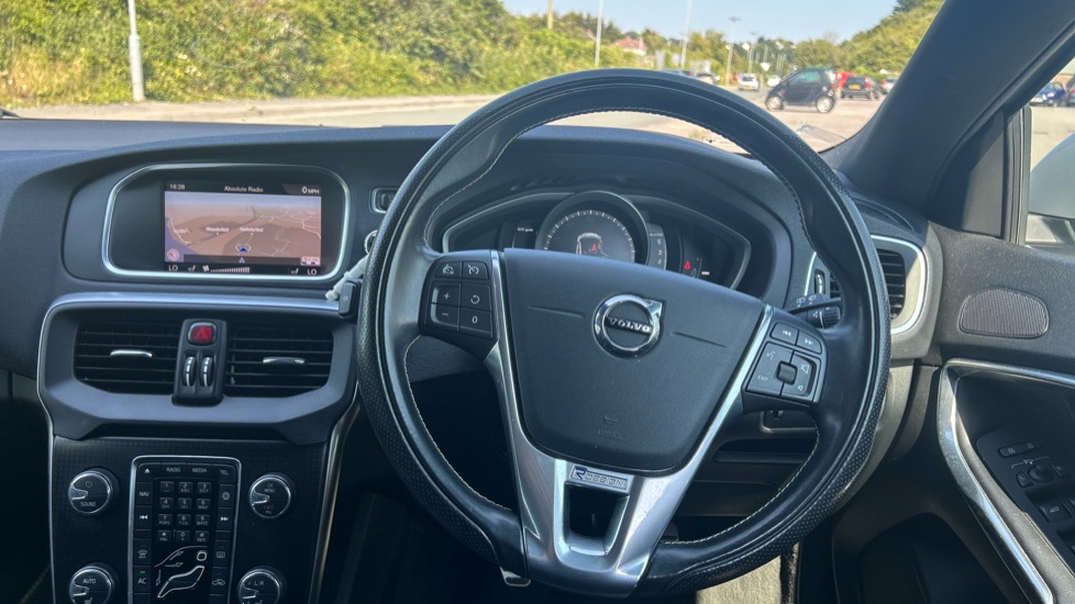 Volvo V40 D2 [120] R DESIGN Nav Plus 5dr Diesel Hatchback - Image 10