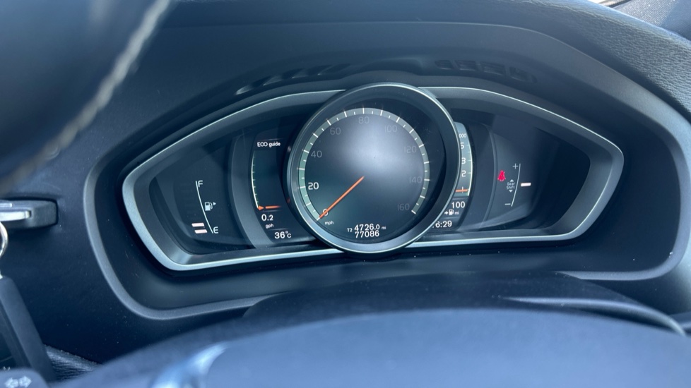 Volvo V40 D2 [120] R DESIGN Nav Plus 5dr Diesel Hatchback - Image 11