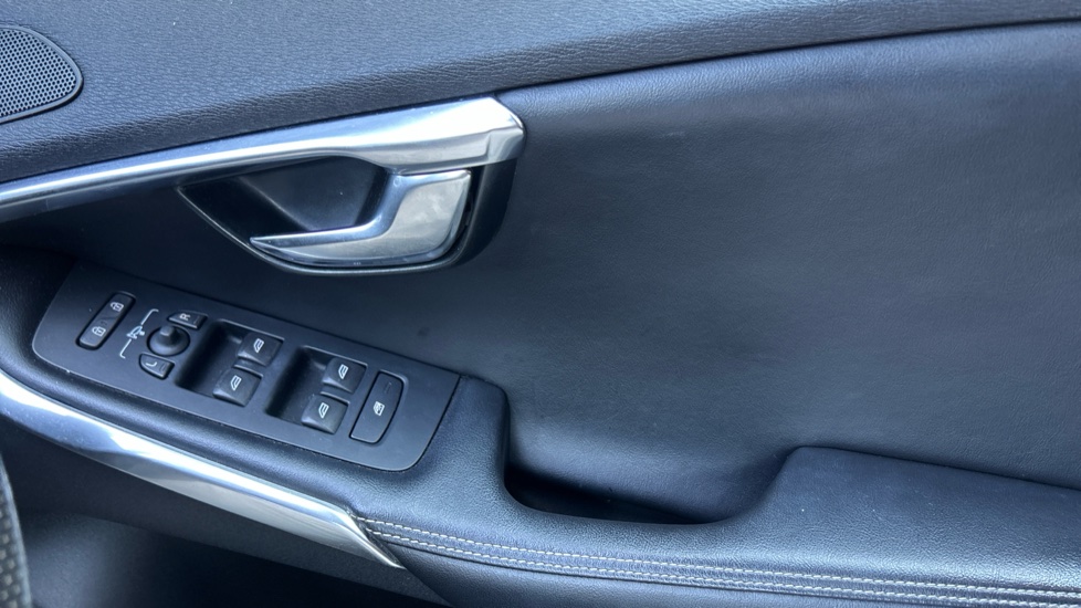 Volvo V40 D2 [120] R DESIGN Nav Plus 5dr Diesel Hatchback - Image 20