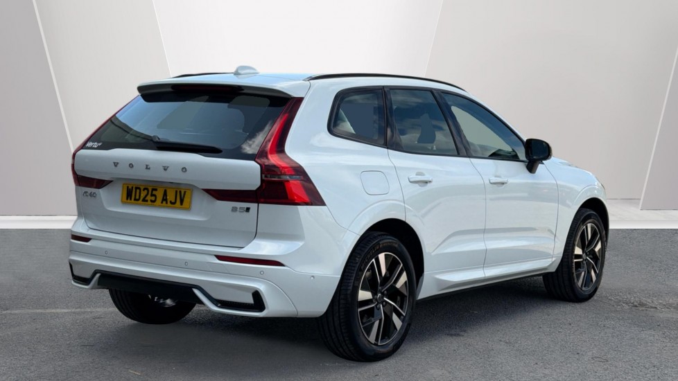 Volvo XC60 2.0 B5P Plus Dark 5dr AWD Geartronic Petrol Estate - Image 2