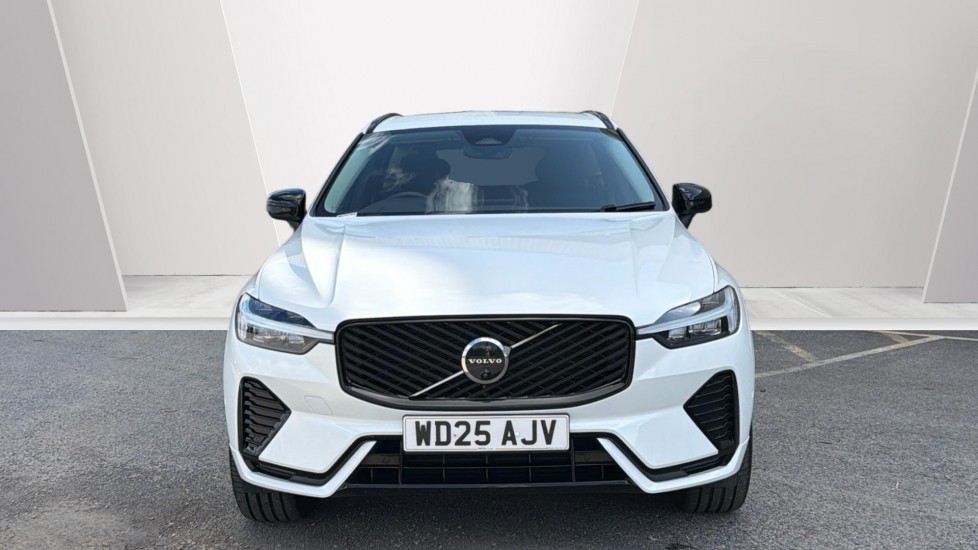 Volvo XC60 2.0 B5P Plus Dark 5dr AWD Geartronic Petrol Estate - Image 8