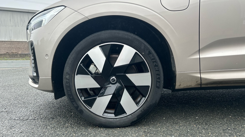 Volvo XC60 2.0 T8 [455] RC PHEV Ultimate Dark 5dr AWD Gtron Estate - Image 9