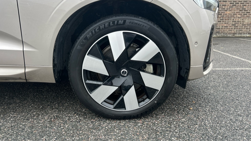 Volvo XC60 2.0 T8 [455] RC PHEV Ultimate Dark 5dr AWD Gtron Estate - Image 44