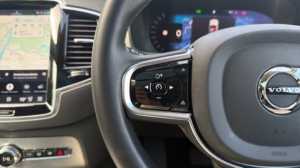 Volvo XC90 2.0 B5P [250] Plus Dark 5dr AWD Geartronic Petrol Estate - Image 21