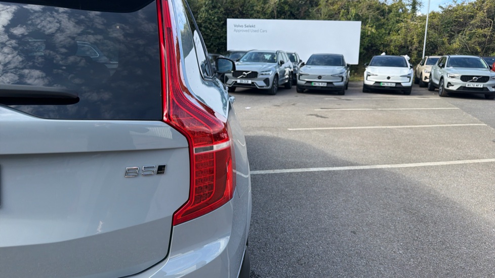 Volvo XC90 2.0 B5P [250] Plus Dark 5dr AWD Geartronic Petrol Estate - Image 41